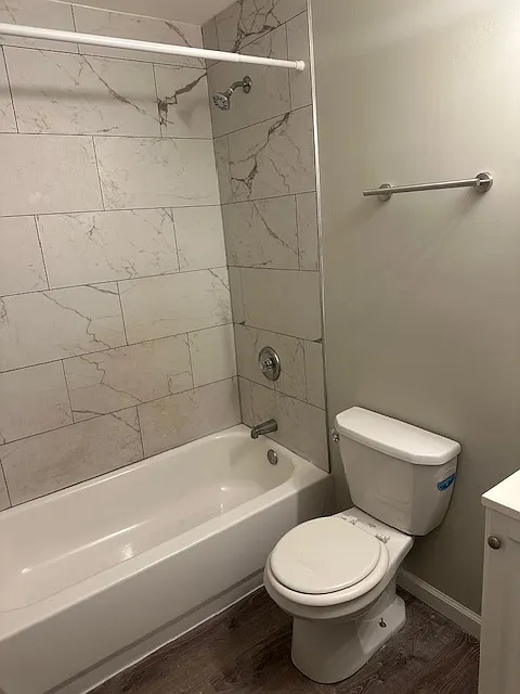 2 bed, 1.5 bath, 630 sqft, $1,300 — Photo 3
