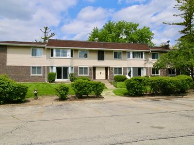 3012 Roberts Dr APT 5, Woodridge, IL, 60517