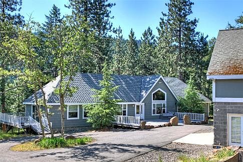 6237 Old Siskiyou Hwy