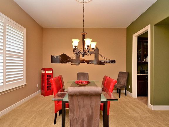 5th image of 2591 Woodgate Way