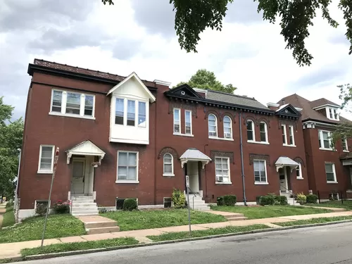 Beautiful Tower Grove East 1bd/1ba Apartment with Tons of Updates Photo 1