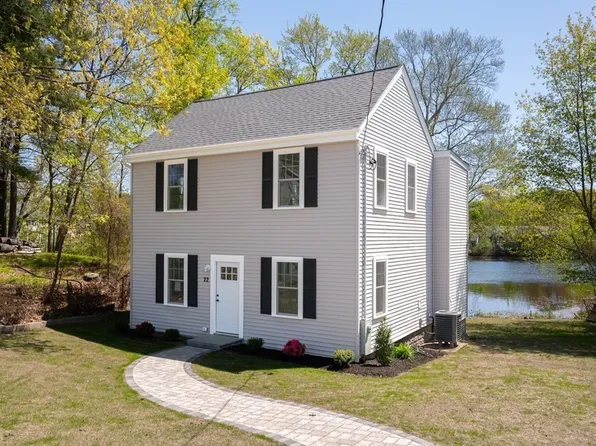 22 Paris St, Weymouth, MA 02189