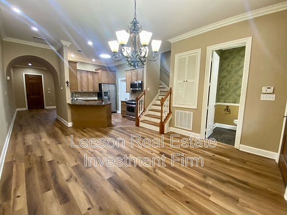 4th image of 1040 Sunshine Ln