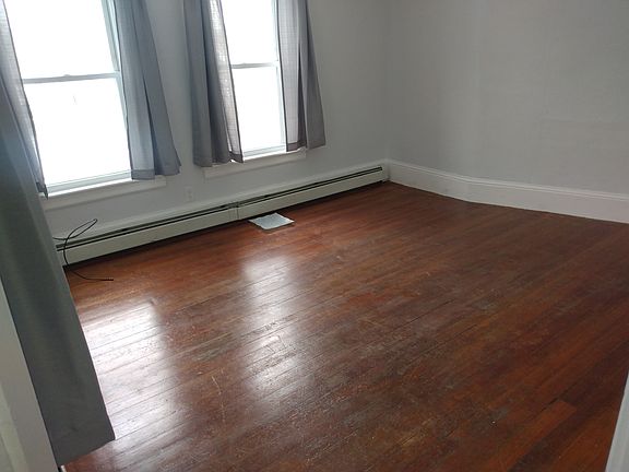 2nd image of 405 Main St APT C