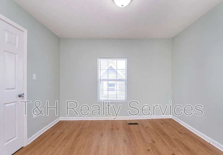 326 Jefferson Ave — Photo 32