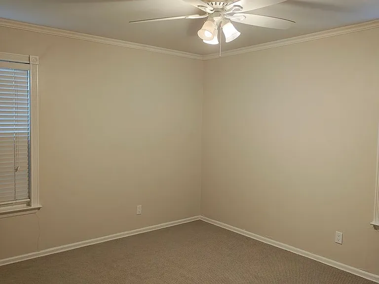 3207 Locke Ln — Photo 15