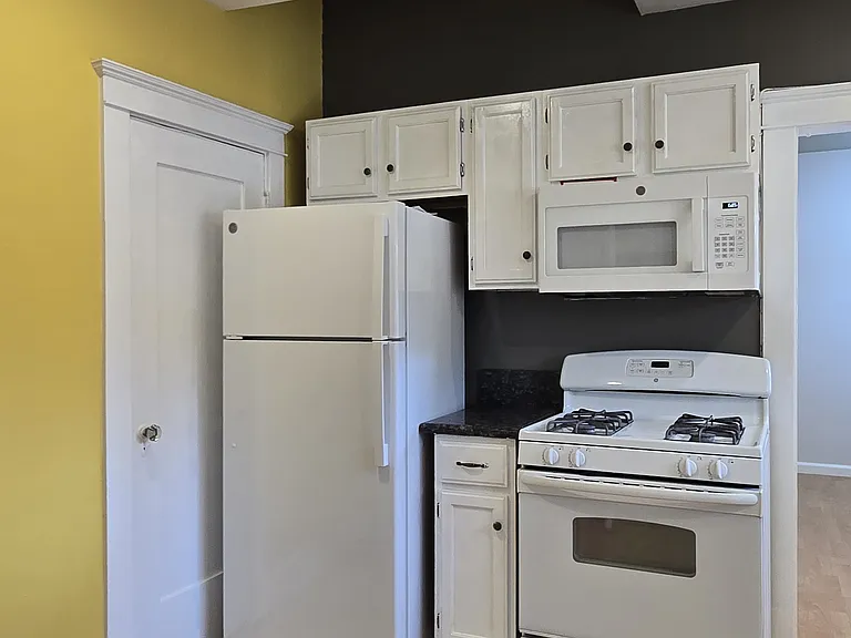 202 E Lemon Ave — Photo 7