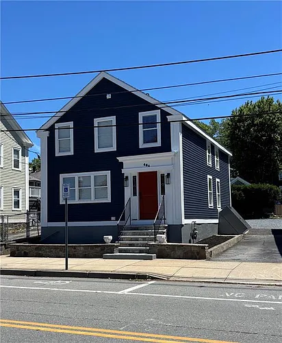 484 Thames St Photo 1