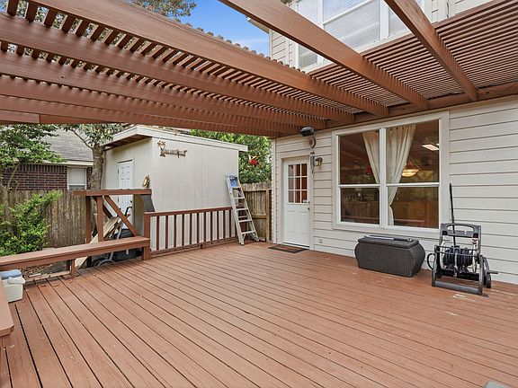 4th image of 15402 Fall Place