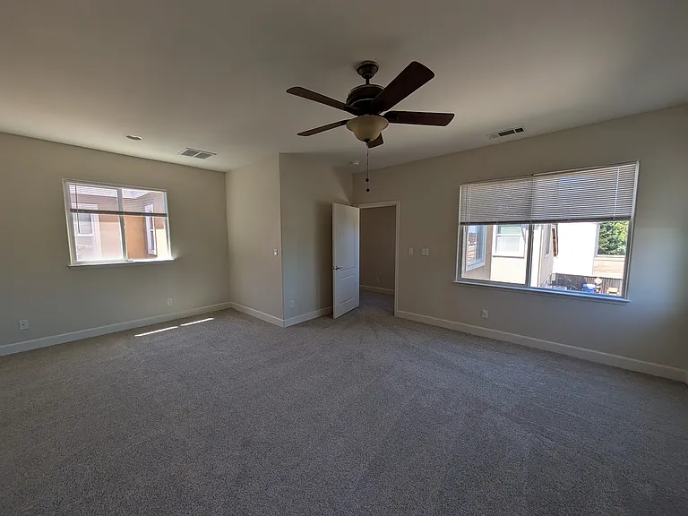 208 Yellow Rose Cir — Photo 13