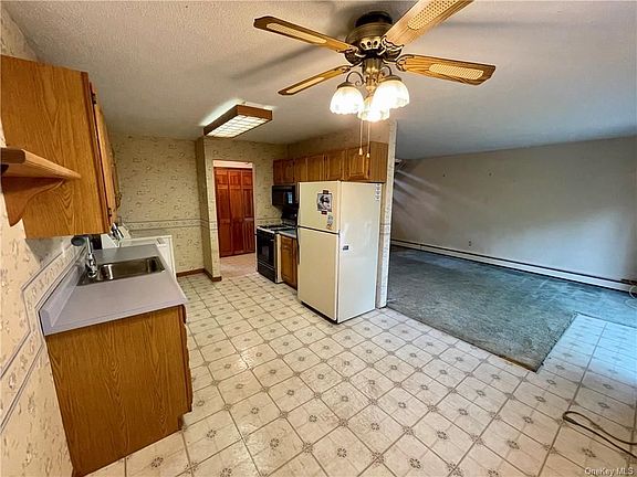 5th image of 27 Alpine Dr APT G