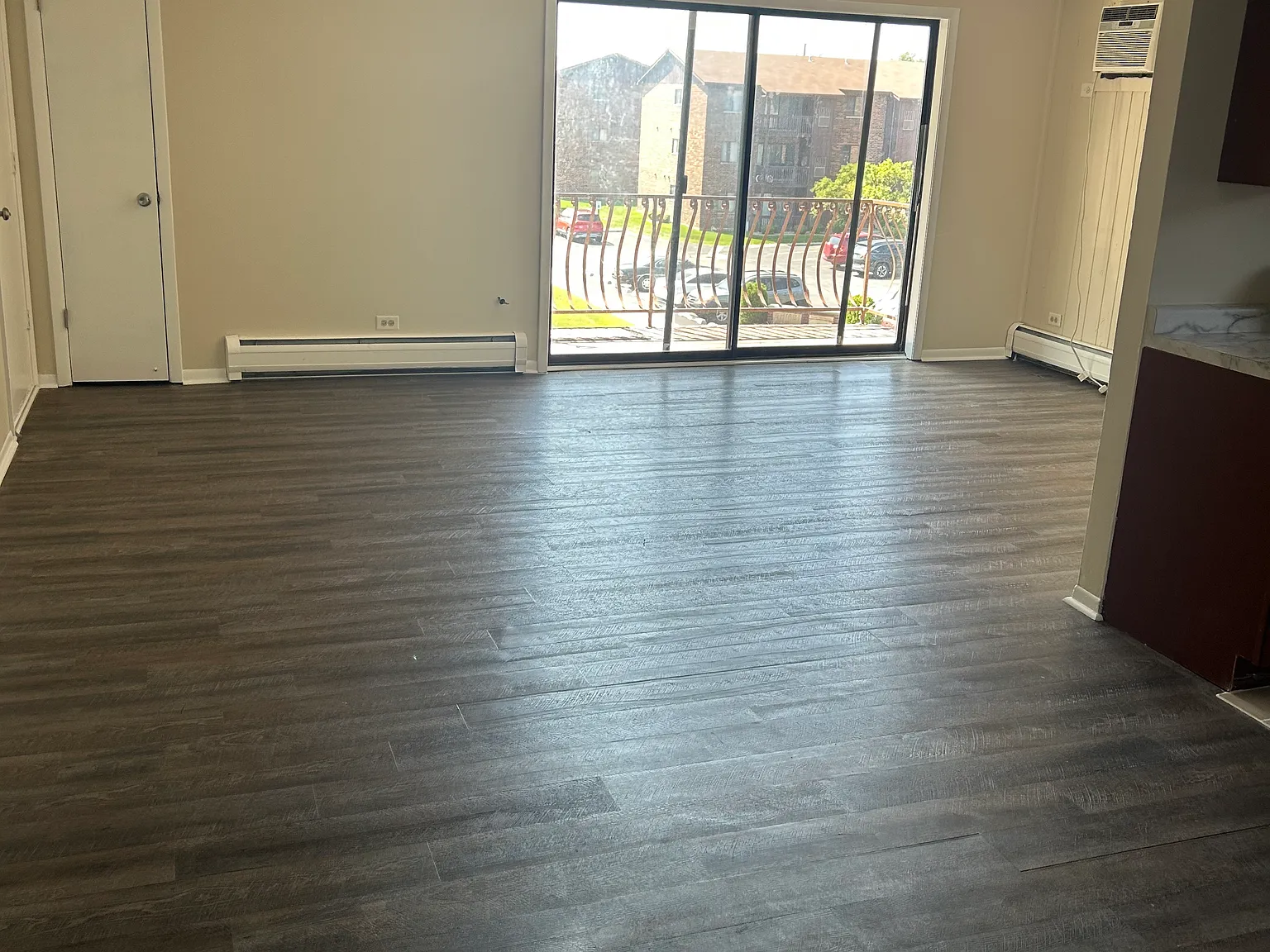 2 bed, 1000 sqft, $1,700 — Photo 1