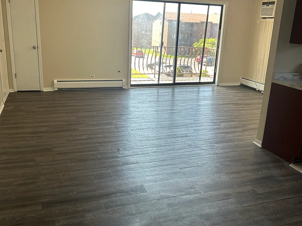 5740 Independence Ave #3