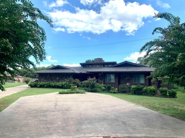 125 W Cloverdale Dr, Brinkley, AR 72021