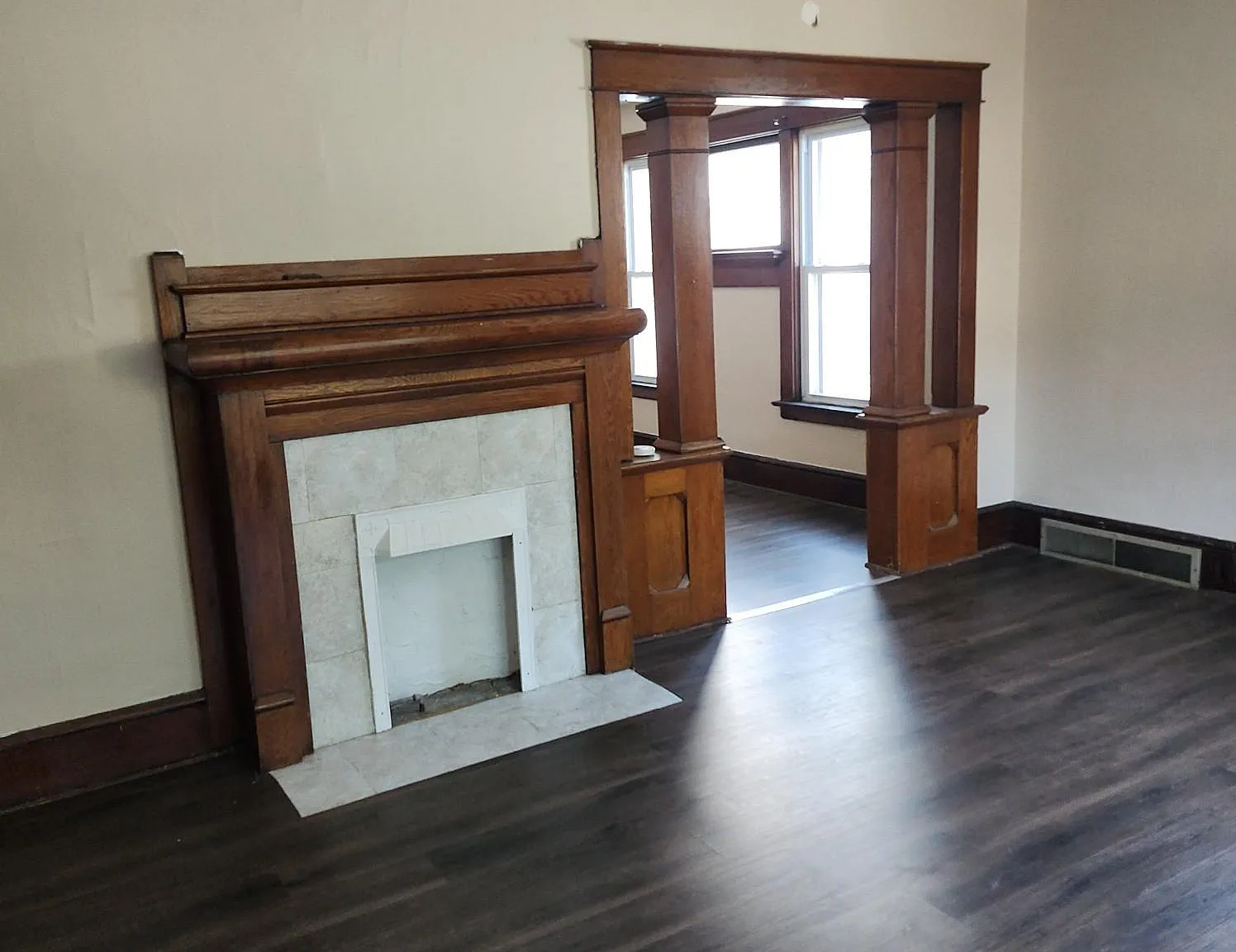1333 W 8th St — Photo 1