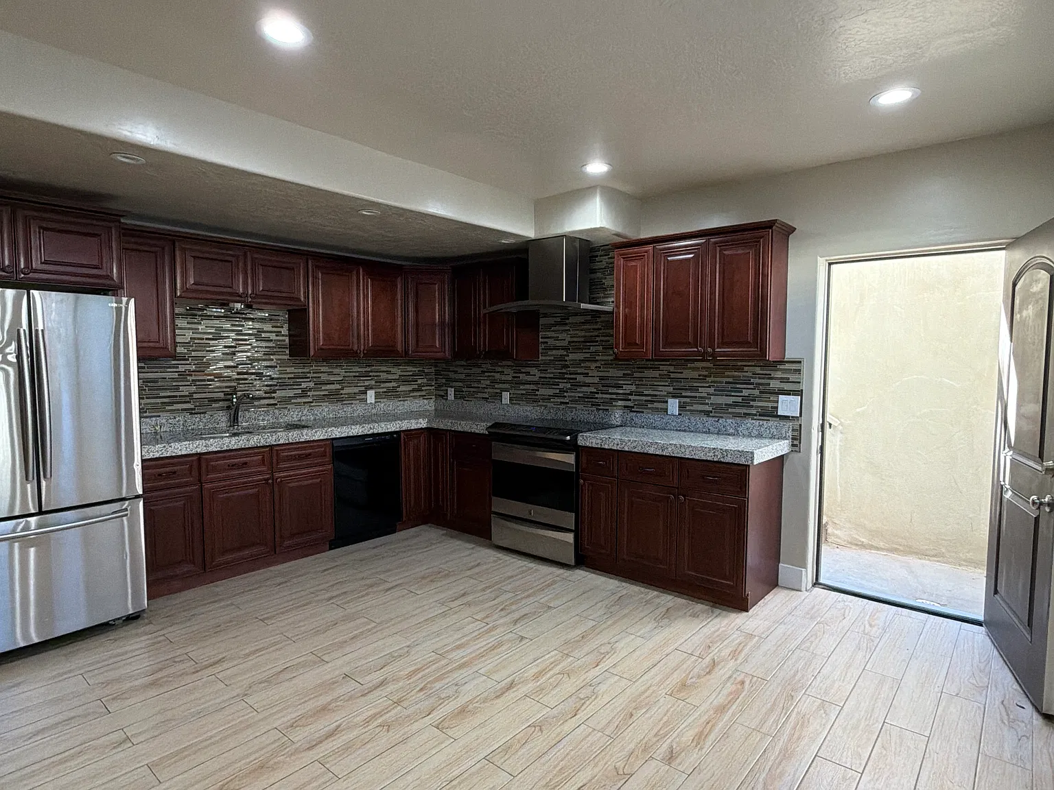 2 bed, 1.5 bath, 1500 sqft, $1,595 — Photo 1