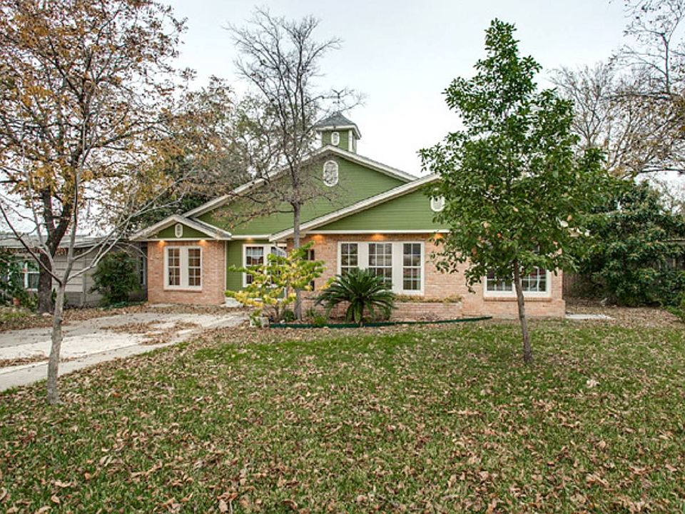 1st image of 327 Oakleaf Dr