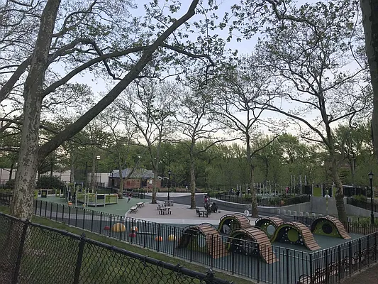 Rented by Manhattan Management LLC | media 18