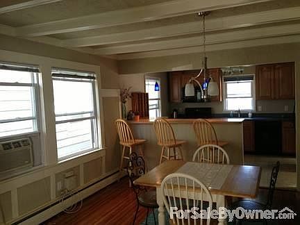 DiningRoom w/view to Kitchen-Facing West