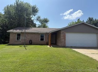 2411 Daniel Blvd, Muskogee, OK 74403