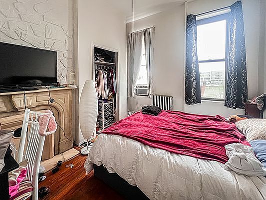 1st image of 248 Stagg St #2C