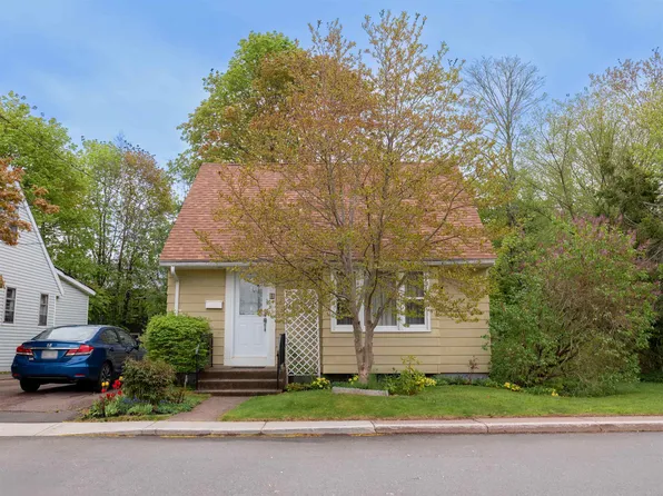 8 Alexander Dr, Charlottetown, PE C1A 4Z7