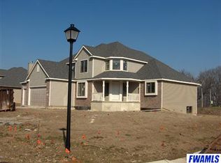 102 Creekside Ct W, Huntertown, IN 46845