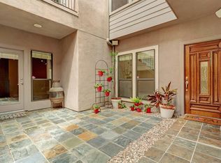 5212 Floyd St #B, Houston, TX 77007
