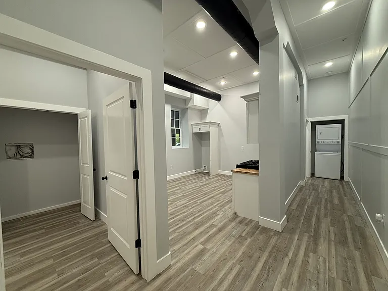 128 Monroe St — Photo 14
