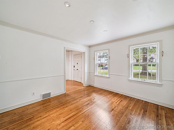 4th image of 2429 E 22nd Pl