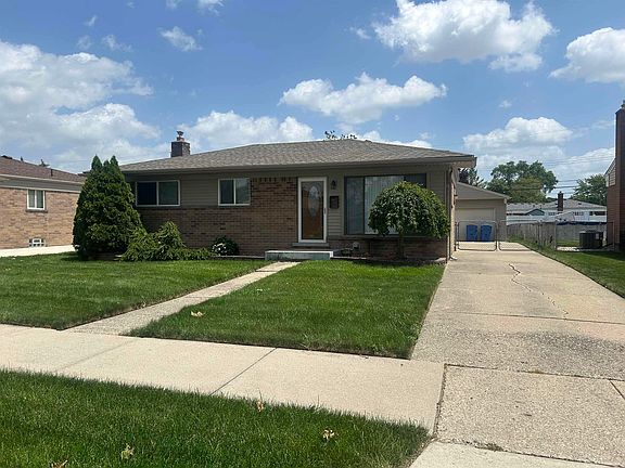 2nd image of 31434 Newport Dr