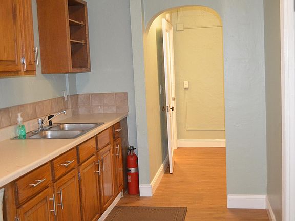2nd image of 904 Naval Ave