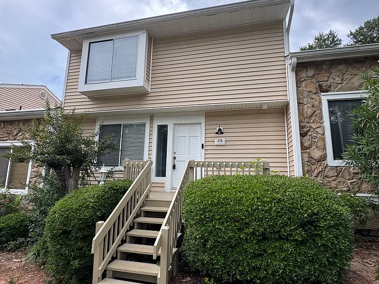 274 Mariners Cir — Photo 3