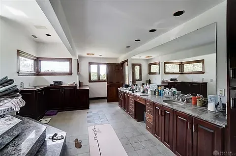 318 Grange Hall Rd — Photo 8