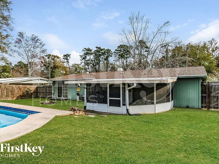 878 Westgate Dr — Photo 15