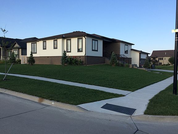 2nd image of 2961 Valley Stream Dr