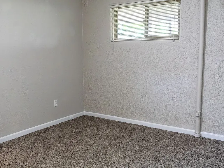 5418 Alta Loma Rd — Photo 29