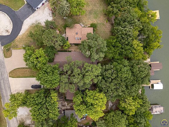 4th image of 440 E Flint Hills Dr