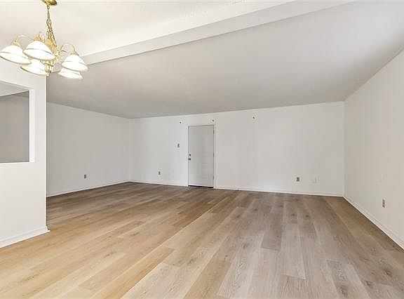 2nd image of 2206 Caswell Ln