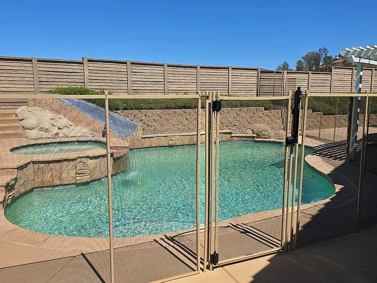 1919 Boulders Ln — Photo 2
