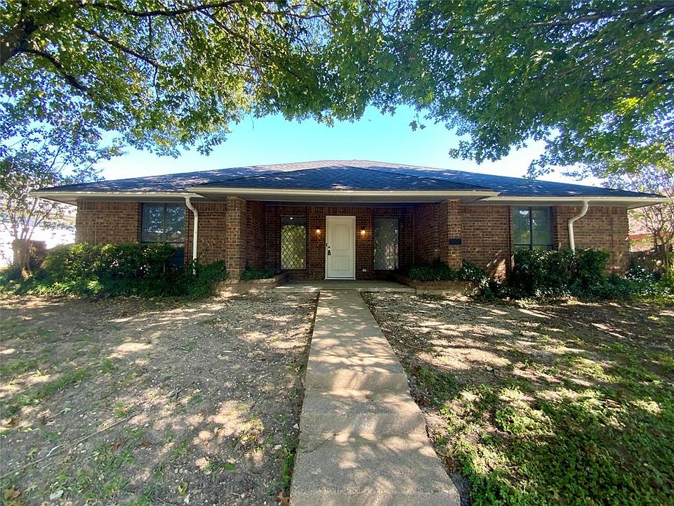 1st image of 307 Meadowcreek Dr