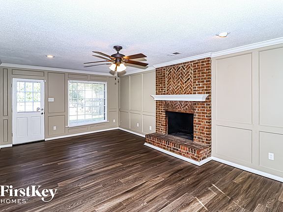 3rd image of 8330 Shingle Oaks Cv