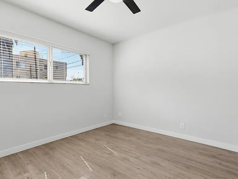 Kester Apartments — Photo 29