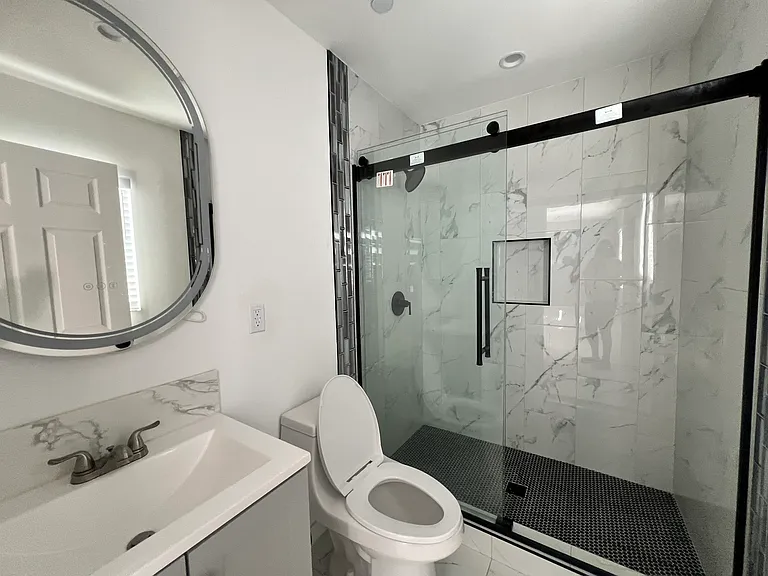 5310 Navarro St — Photo 10