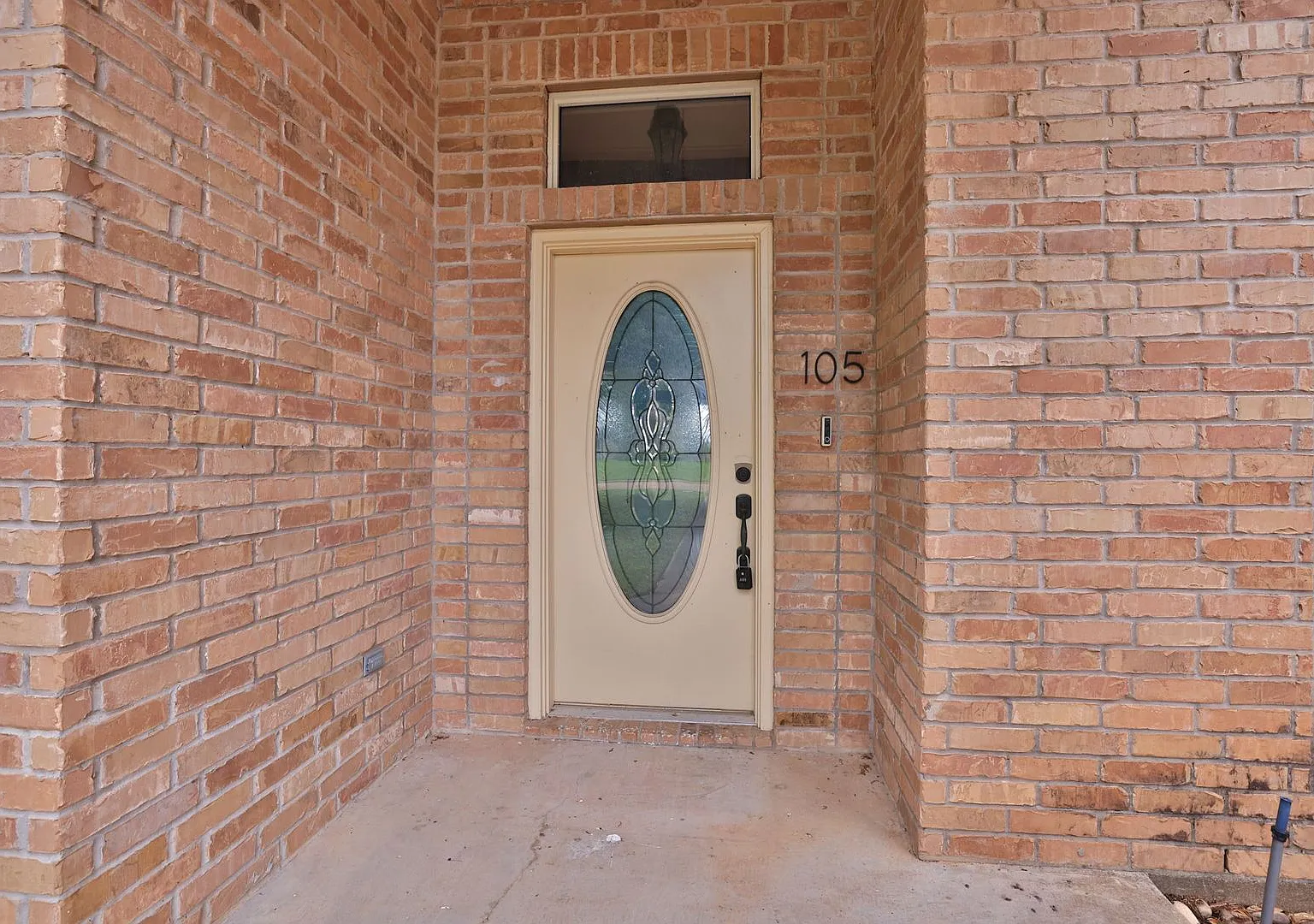 Stunning Home on 1/2 an Acre for Lease | 3 Bed, 2 Bath | 2,269 Sq Ft | Legendary Oaks Community | — Photo 4
