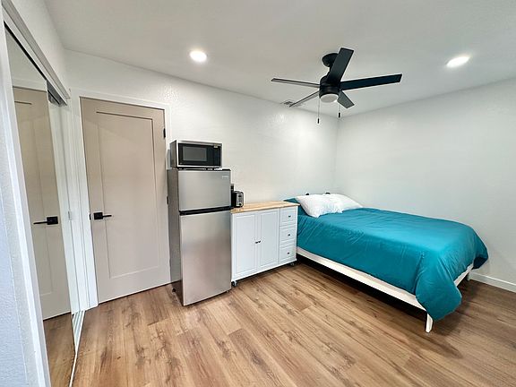 5th image of 3234 Roberta Ln #Bb