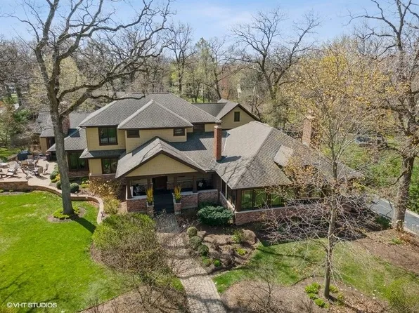 1155 S Shore Dr, Crystal Lake, IL 60014