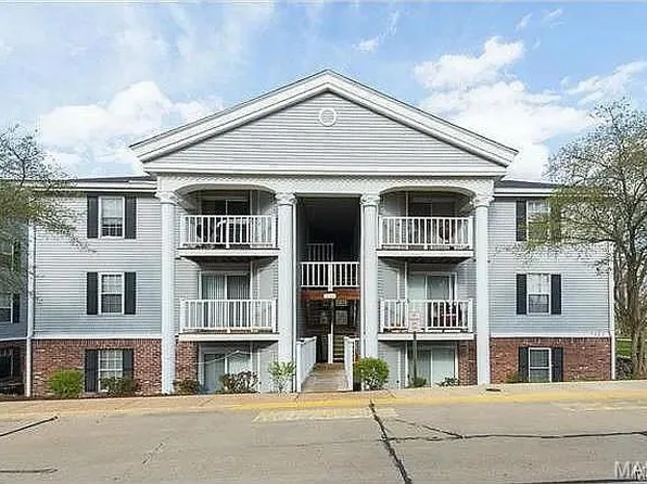 1255 Creve Coeur Crossing Ln APT L, Chesterfield, MO 63017