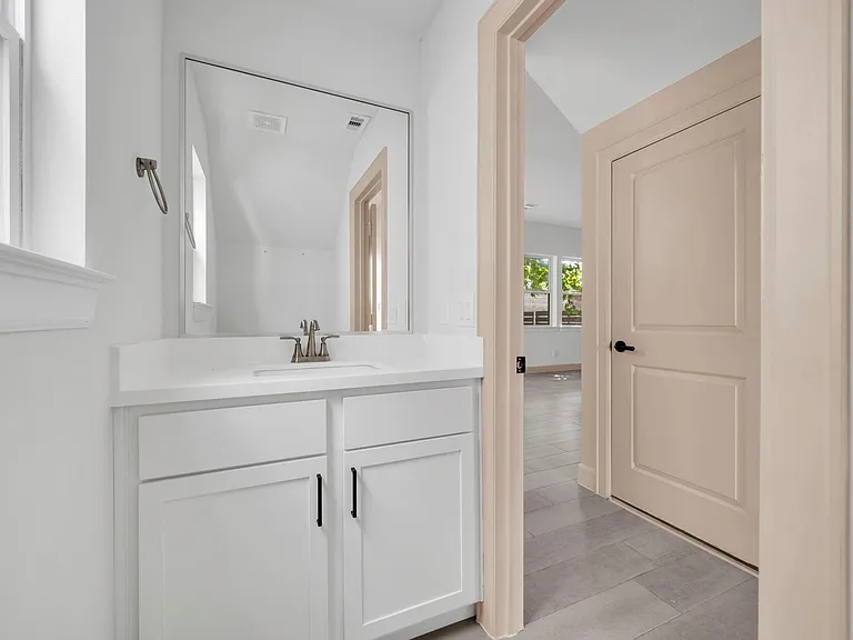 9551 Neuens Rd #B — Photo 24