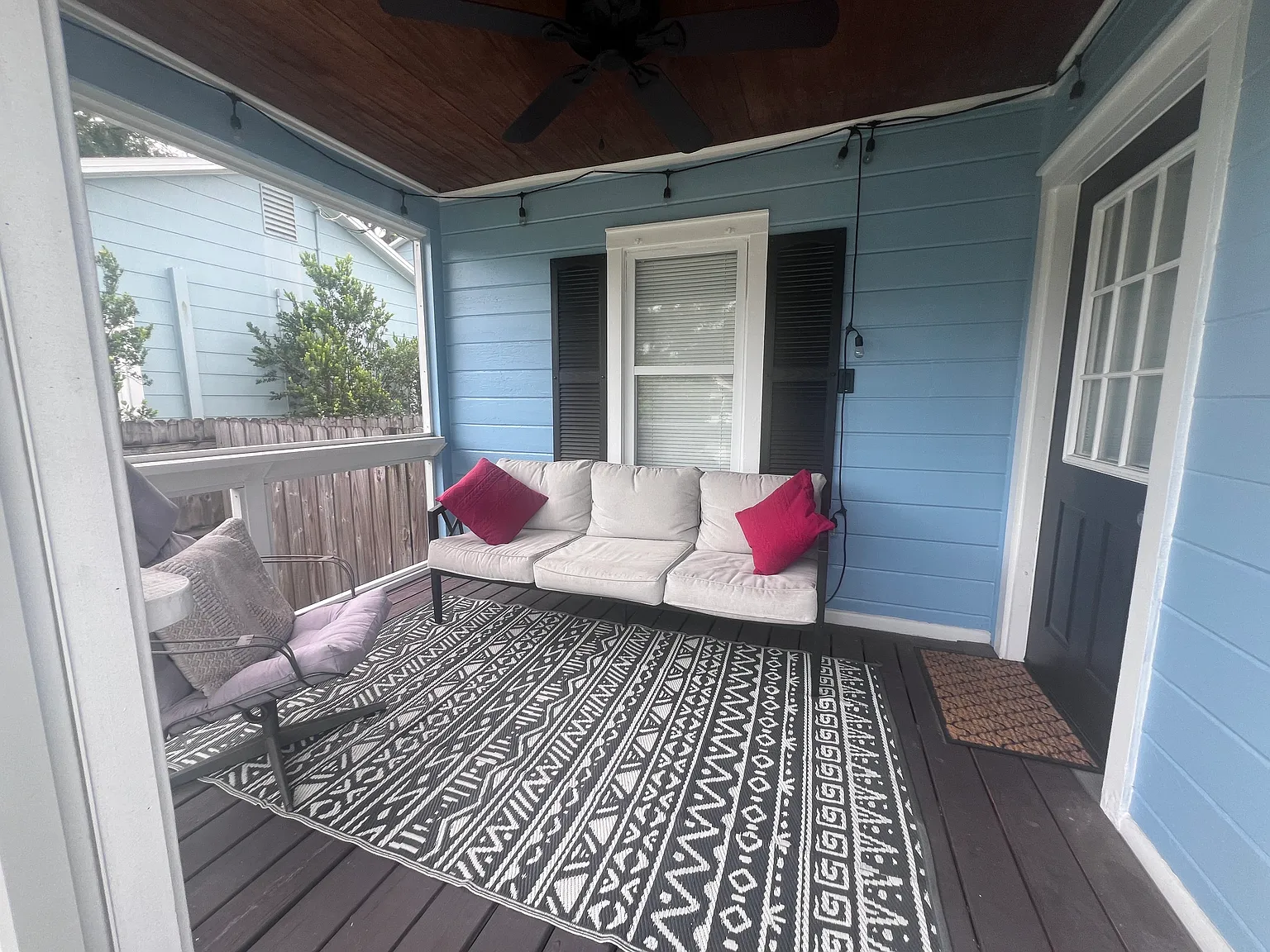 3 bed, 1300 sqft, $2,950 — Photo 2